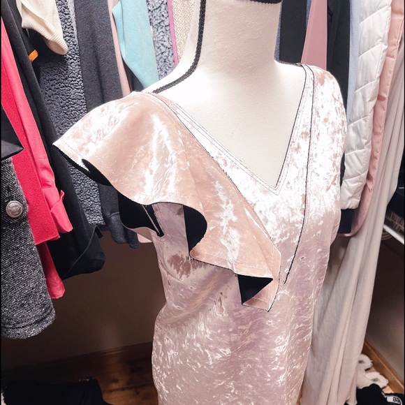 Auth. MSGM Light Pink Velvet NWT Sheath Dress - Picture 7 of 9